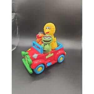 VTG 1988 SESAME STREET WINDUP JALOPY CAR ILLCO TOY WORKS OSCAR ERNIE BIG‎ BIRD